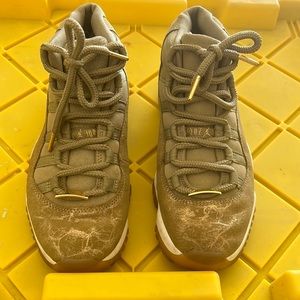 2018
Wmns Air Jordan 11 Retro 'Olive Lux
